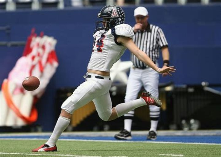 Can you hit the punter in football?