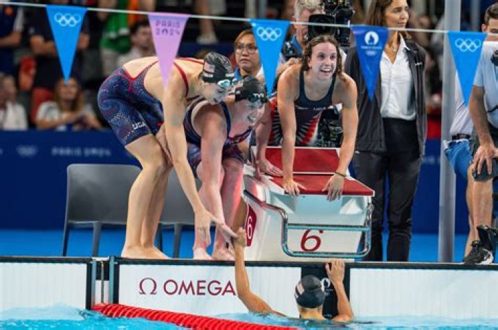 Do prelim relay swimmers get medals?