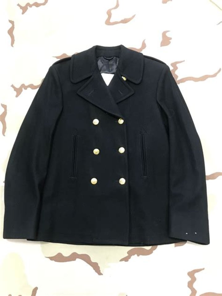 Does the navy still issue peacoats?