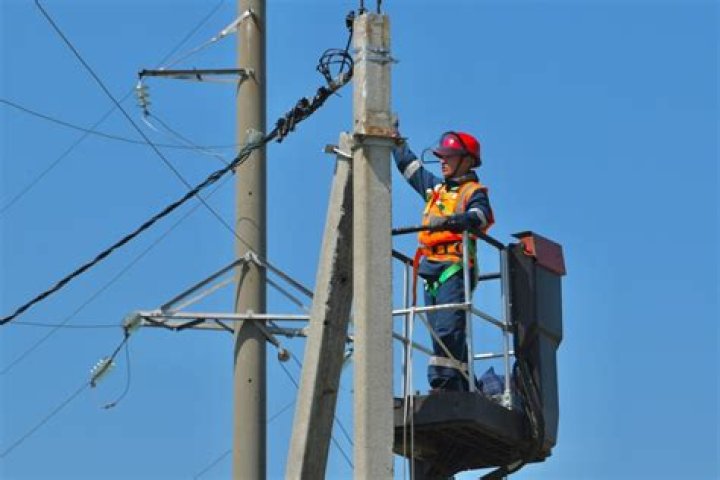 How many volts can a human sustain?
