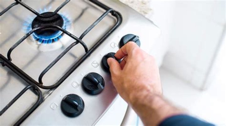 How to turn on pilotless ignition oven?