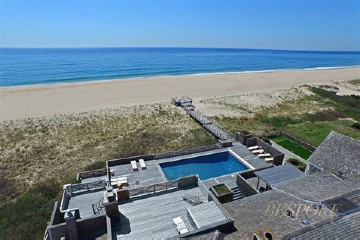 Is sagaponack in the hamptons?