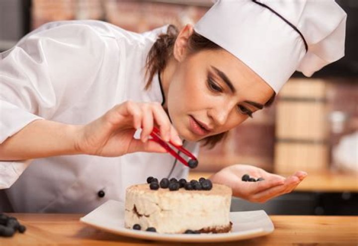 What is a patissier chef?