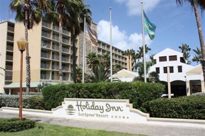 Which hotel did natalee holloway stay at?