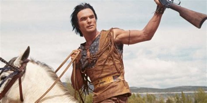Why burt reynolds left gunsmoke?